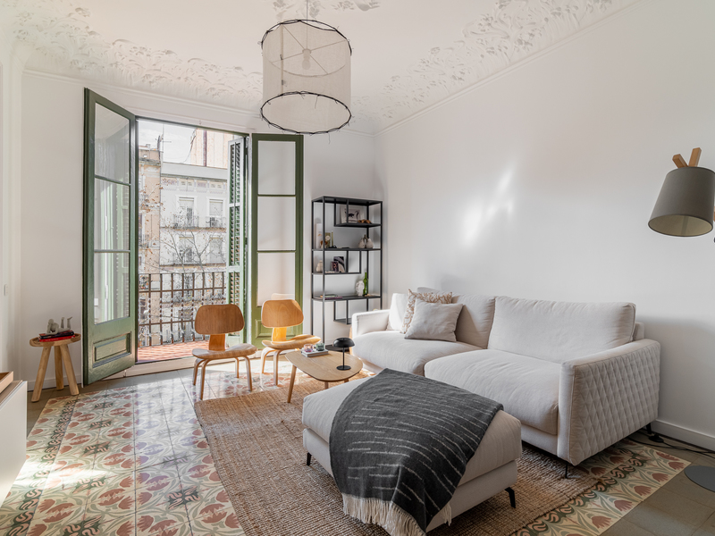 Formidable y luminoso piso reformado en finca modernista del Eixample