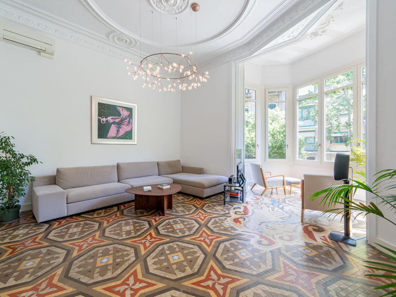 Exclusiva vivienda de diseño en finca regia esquinera del Eixample — foto 2