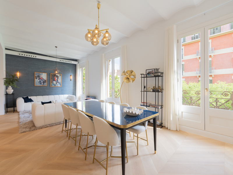 Maravilloso piso renovado a estrenar en finca regia con vistas a la calle Girona — foto 9