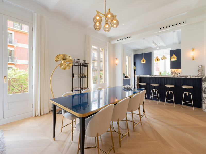 Maravilloso piso renovado a estrenar en finca regia con vistas a la calle Girona — foto 10