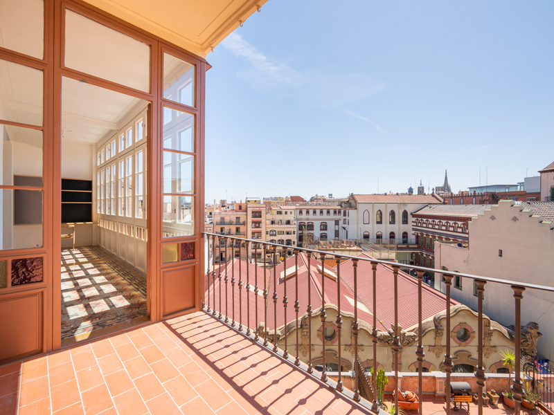 Excelente y amplio piso reformado a estrenar entre Eixample y El Born — foto 7