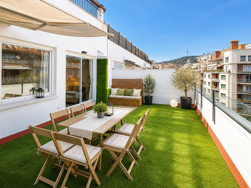 Estupendo ático con terraza y fantásticas vistas en Galvany