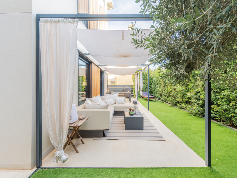 Impresionante casa de obra nueva con jardín y piscina — foto 2
