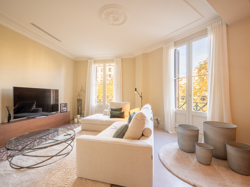 Increíble piso modernista reformado a estrenar en finca esquinera del Eixample — foto 3