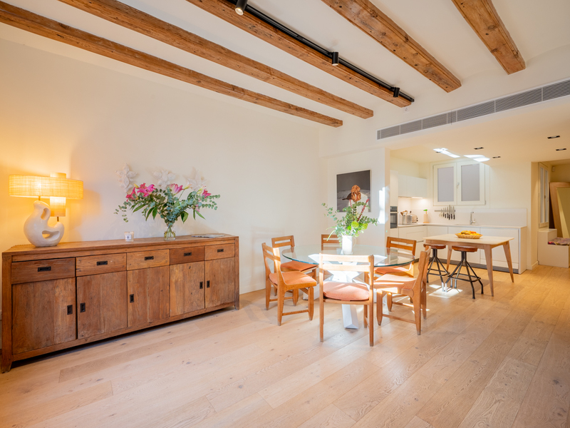 Excelente piso reformado con elementos originales en finca regia del Eixample — foto 9