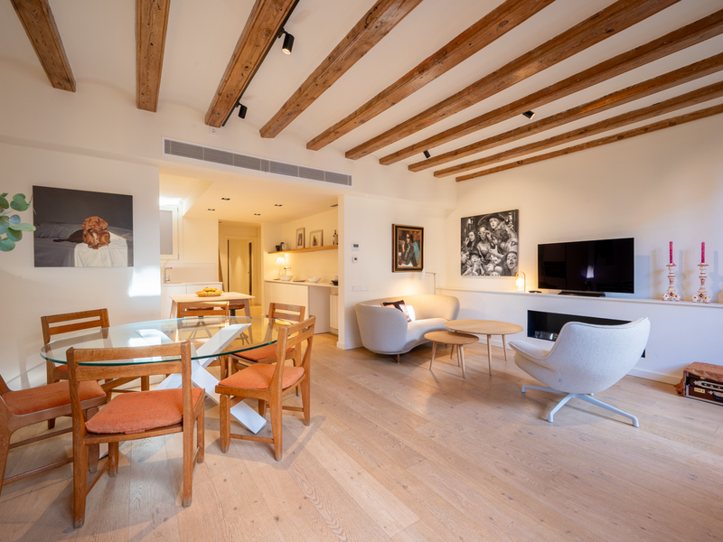 Excelente piso reformado con elementos originales en finca regia del Eixample — foto 10