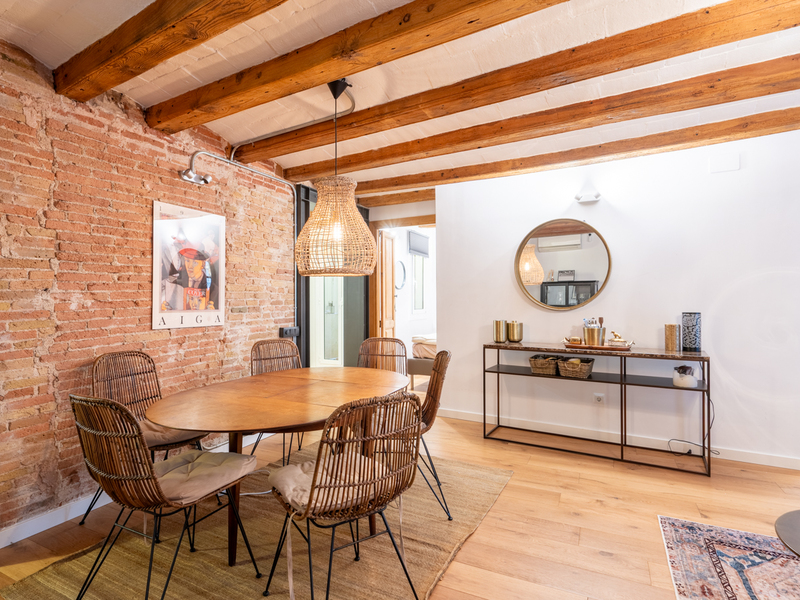 Precioso piso amueblado con elementos originales en el Barrio Gótico — foto 6