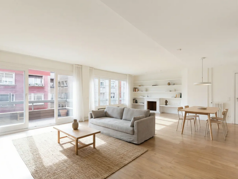 Fabulosa y amplia vivienda reformada con terrazas en La Bonanova