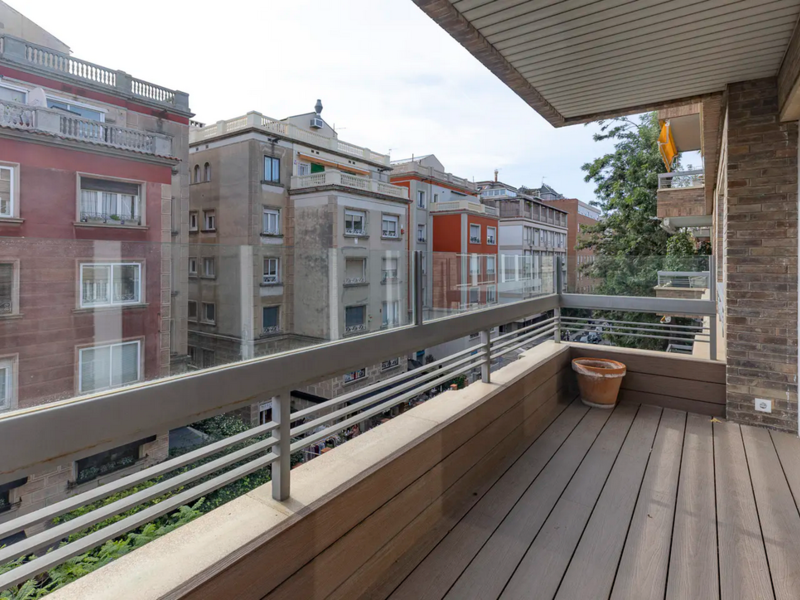 Fabulosa y amplia vivienda reformada con terrazas en La Bonanova — foto 3